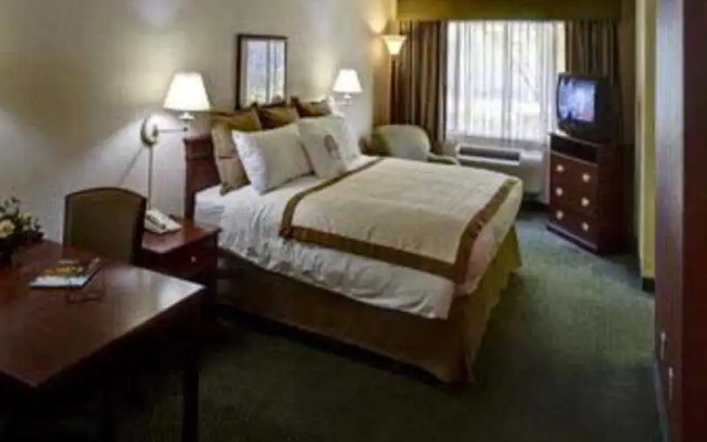 Hawthorn Suites By Wyndham Sacramento 626