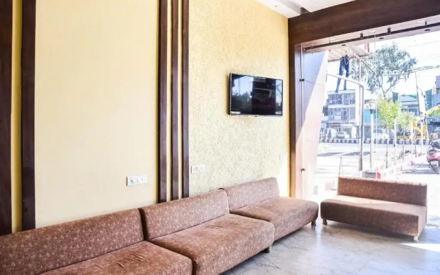 Hotel Manglam Palace by OYO Rooms