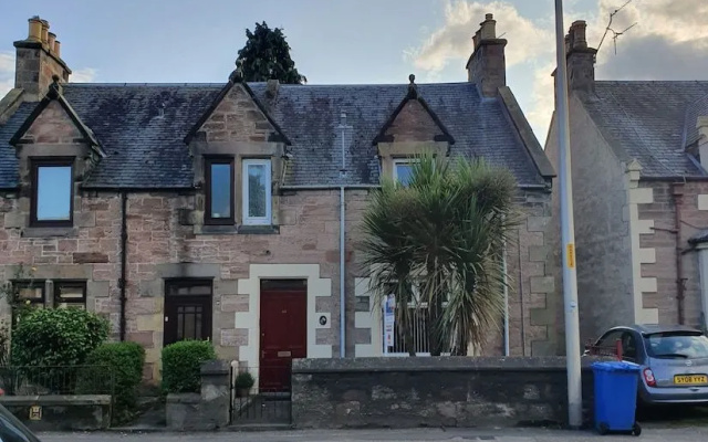 Kenneth Street Apartment