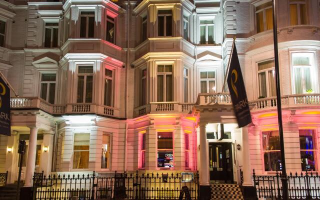 Park International Hotel вид на фасад