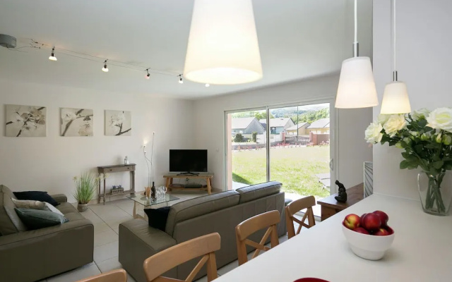 Modern Holiday Home on the Outskirts of Lourdes With Jacuzzi