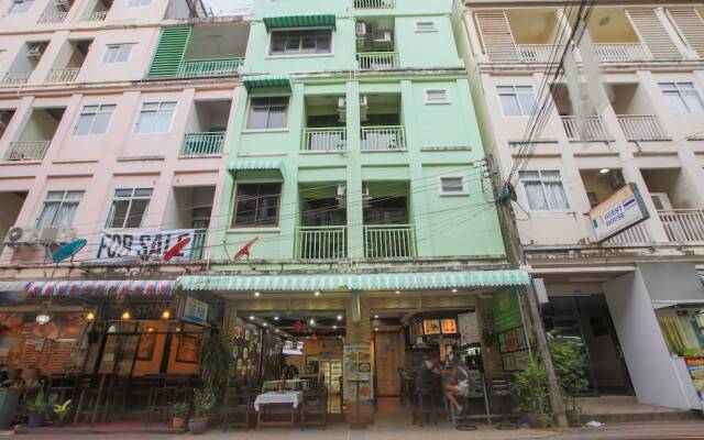 Отель Magnific Guesthouse Patong вид на фасад