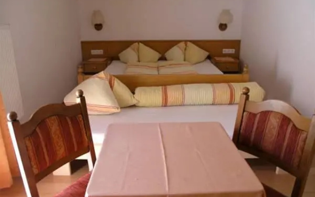 Haus Felsneck