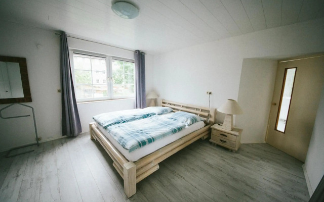 Whirlpool, Fußbodenheizung, Nintendo NES, Netflix, Wintergarten & Workspace
