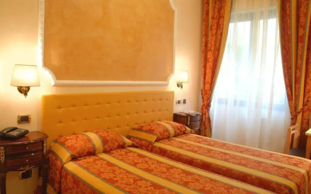 Hotel Mondial