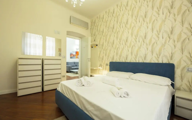 Spacious 3-Bedroom Flat in Central Genoa