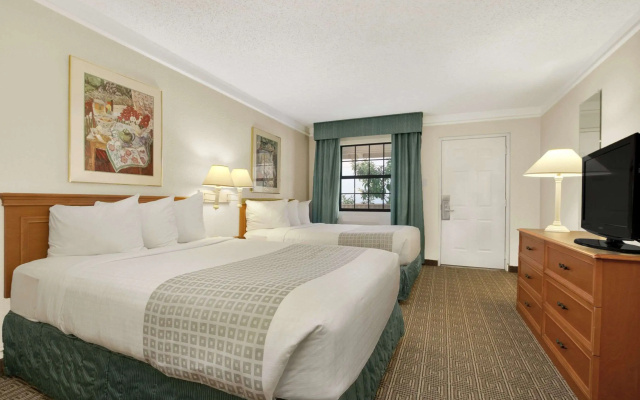 Baymont Inn & Suites Longview