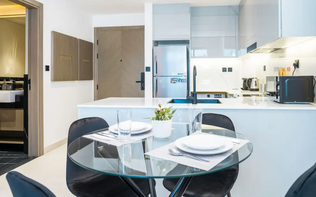 HomesGetaway Cozy 1BR in Binghatti Canal