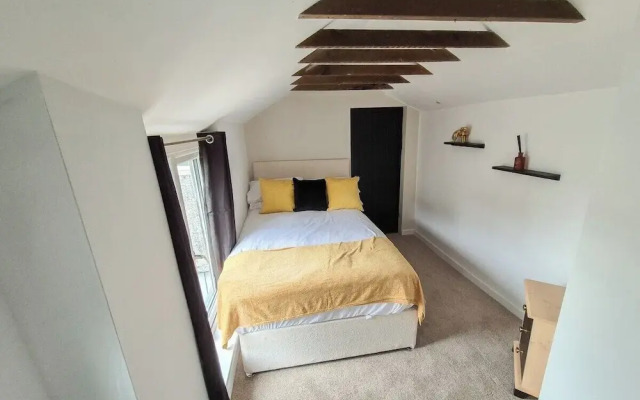 4 Bedroom House Near Swansea Marina & City Centre