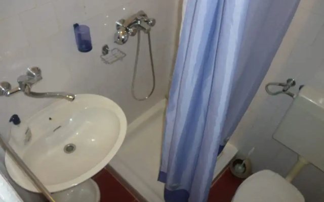 Apartment Tinka-with Beautiful Garden Area