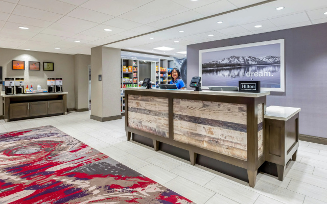 Hampton Inn & Suites Reno/Sparks