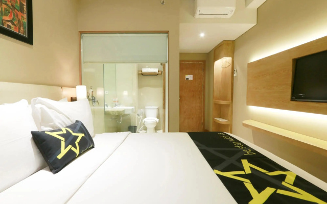 Yellow Star Hotel Gejayan