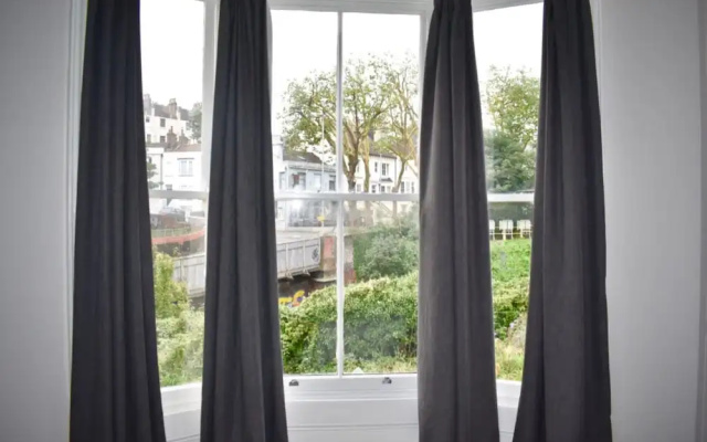 2 Bedroom Apartment in Seven Dials