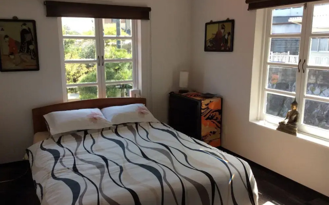 Jonni’s Place