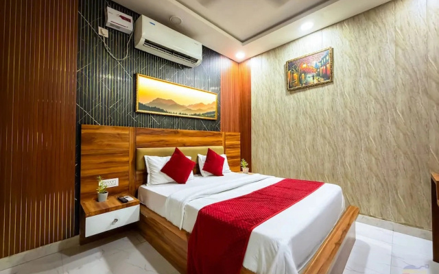 Hotel Banke Bihari Dham - 500 mtr from Prem Mandir