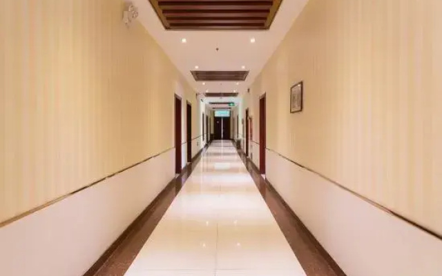 Chifeng zunya business hotel