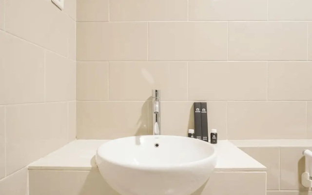 Nice And Homey 1Br At Citralake Suites Apartment