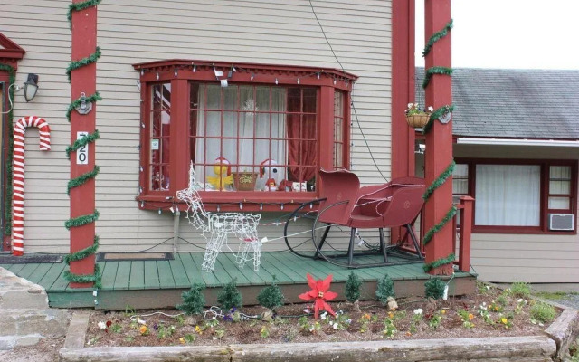 The Gingerbread Manor