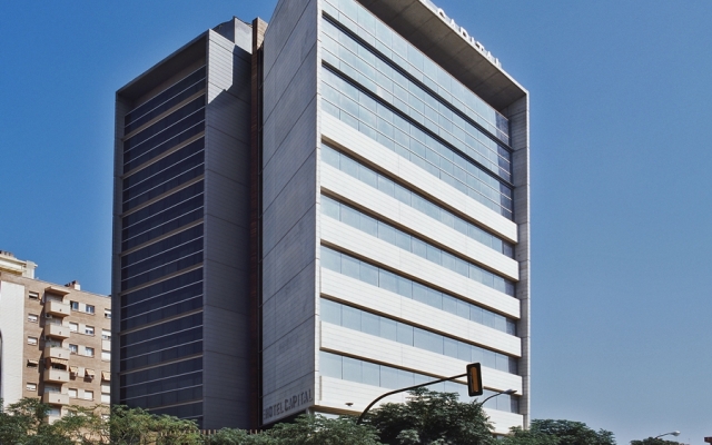AC Hotel Som by Marriott вид на фасад