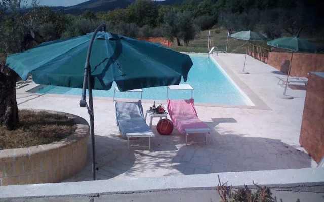 Rustic Country House With a View of Lake Bolsena