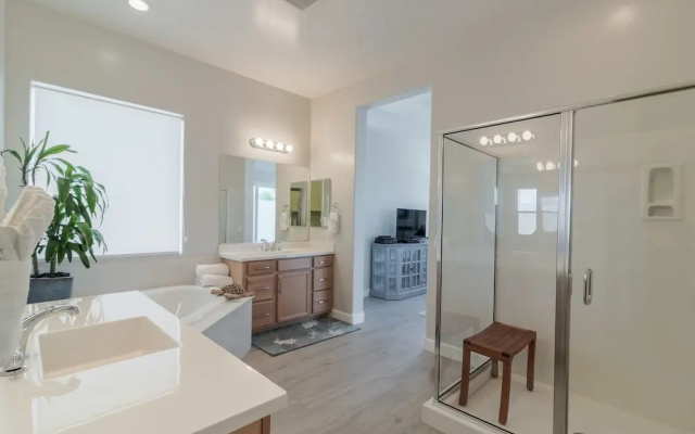 3 Bedroom Home with Outdoor Pool
