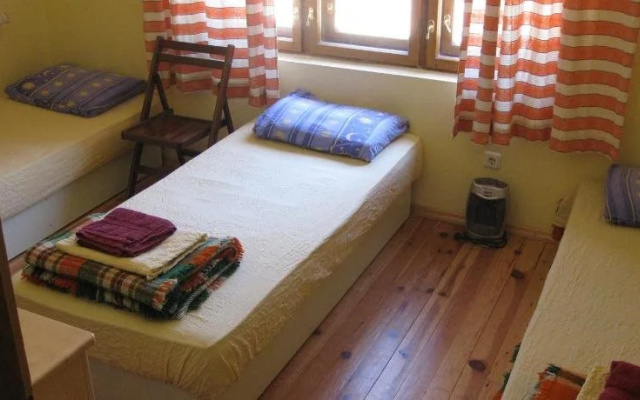 Hostel Mostel