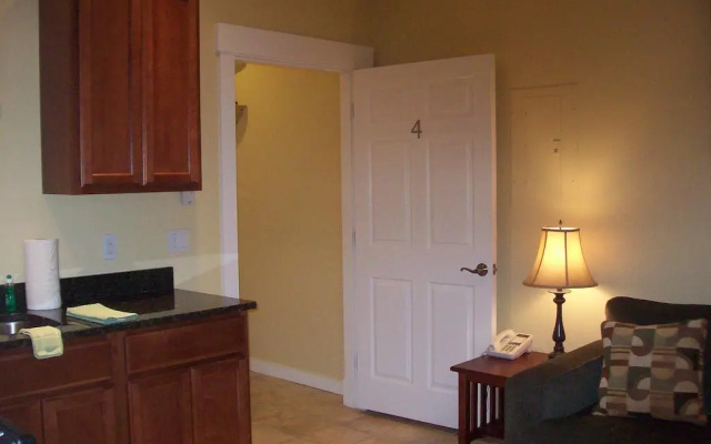 Colonels Suites