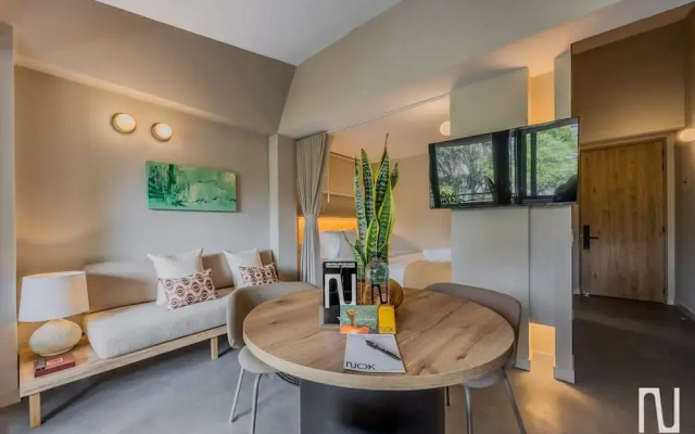 NOK Urban 4BR With Balcony in Zona Rosa