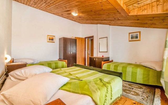 App and Rooms Ana Pomer