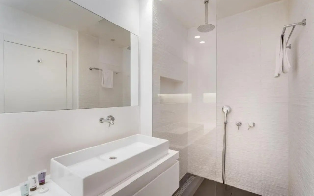 Stunning and design 2BDR Apartment