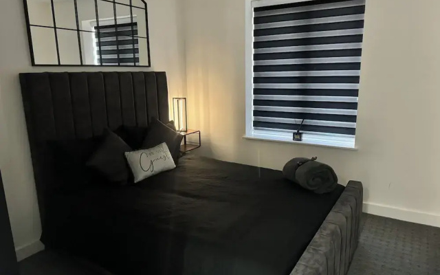 Luxury Flat in Uxbridge