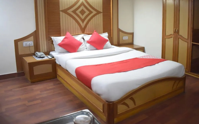 OYO 10692 Hotel Shubham