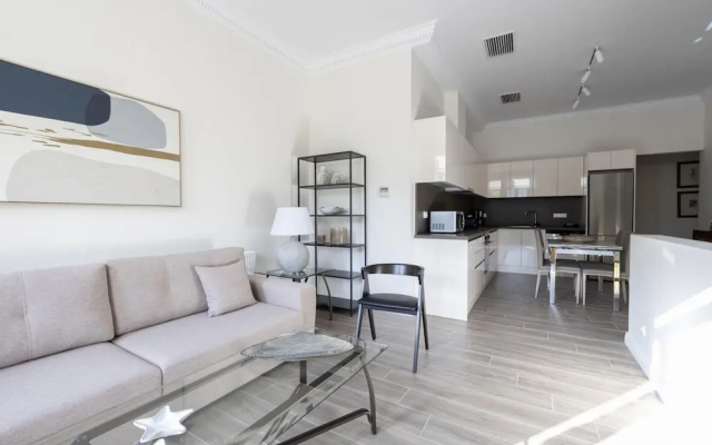 Ancient Athens Great Apt Home Office w Acropolis View