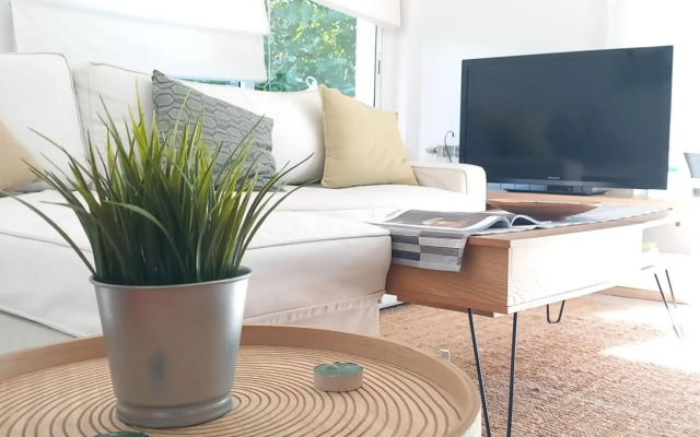 Bright near the beach & Barcelona - Apartment
