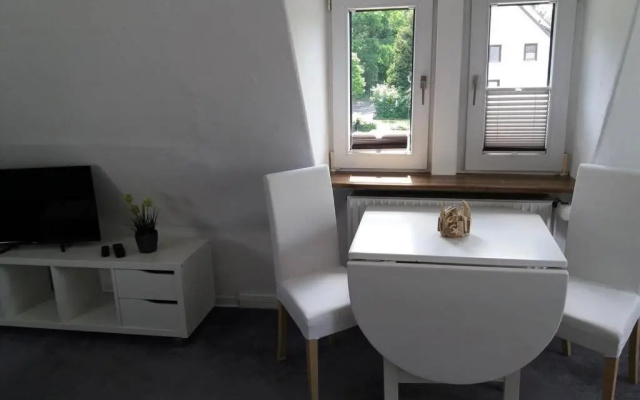 Helle 2-Zimmerwohnung Am Stadtrand (Adults Only)