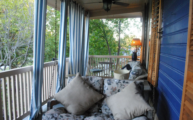 Stay Fairfield - Fairfield Place and Fairfield Manor Bed & Breakfast