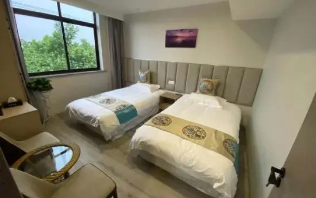 Chongbo Hotel