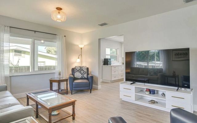 Beach-hop, Bike & Bbq! Clearwater Home w/ Yard