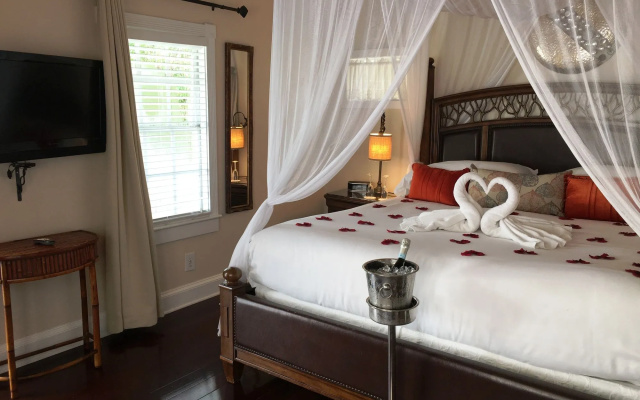 Duval Gardens at Southernmost Beach Resort – Adults Only