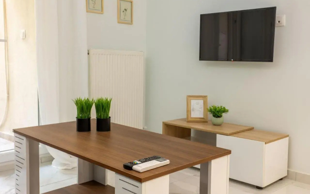 F & B Collection - Flat for 3