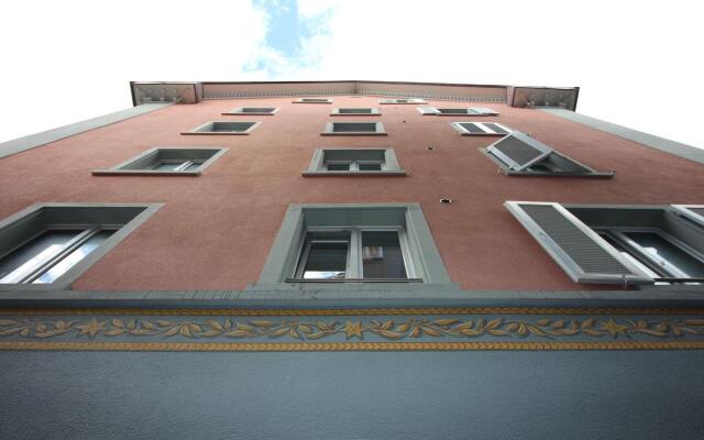 Отель Swiss Star Downtown вид на фасад