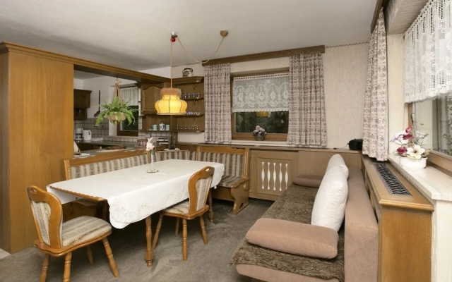 Heavenly Apartment in Wängle Tyrol With Walking Trails Near