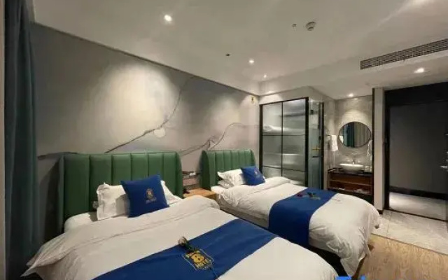 Super 8 Hotel (Nanjing Confucius Temple Laomen East Pedestrian Street Branch)