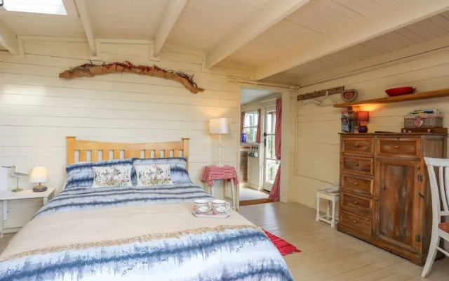 Songbird Hideaway