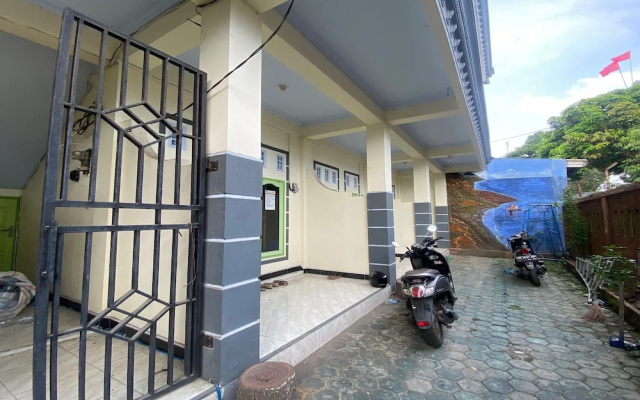 OYO Life 93401 Kos Putri Alamanda Syariah