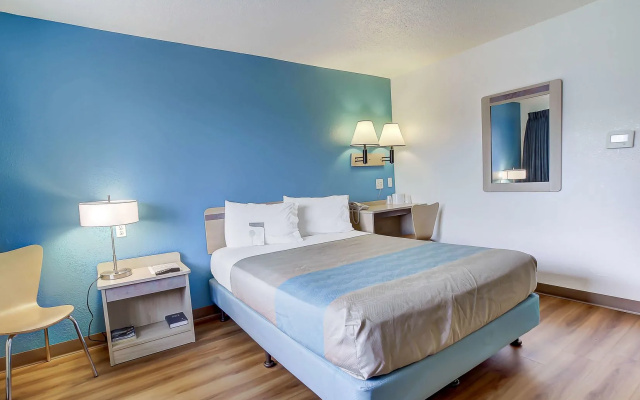 Motel 6 Coos Bay #1244