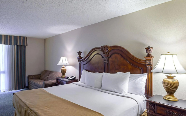 Clarion Hotel Desoto