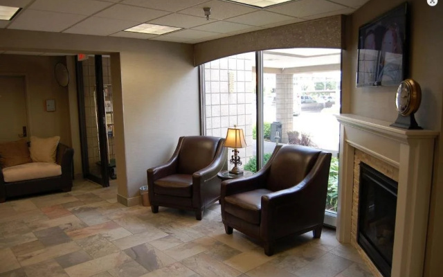 Brentwood Inn & Suites