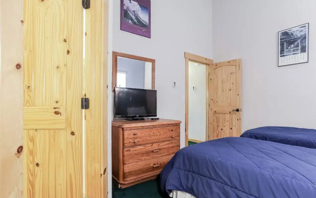 Family Fun Condo Stay for 6!