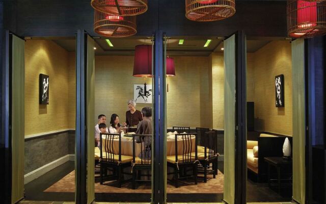 Отель Novotel Bangkok On Siam Square вид на фасад